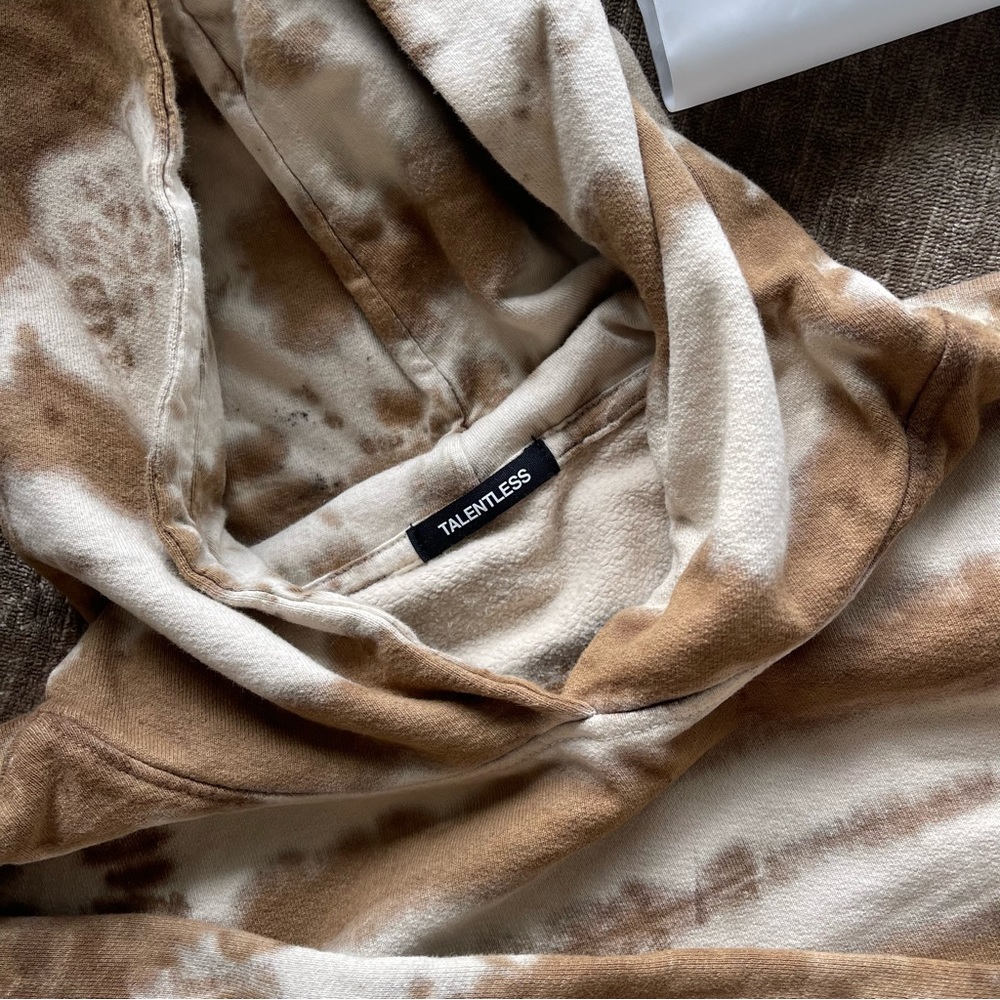 TALENTLESS Tan Tie Dye Hoodie Women’s L